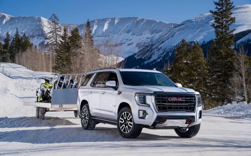 Comparison GMC Yukon Denali 2021 vs GMC Yukon AT4 2021 SUV Drive